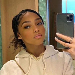 Meet your Posher, Starketha